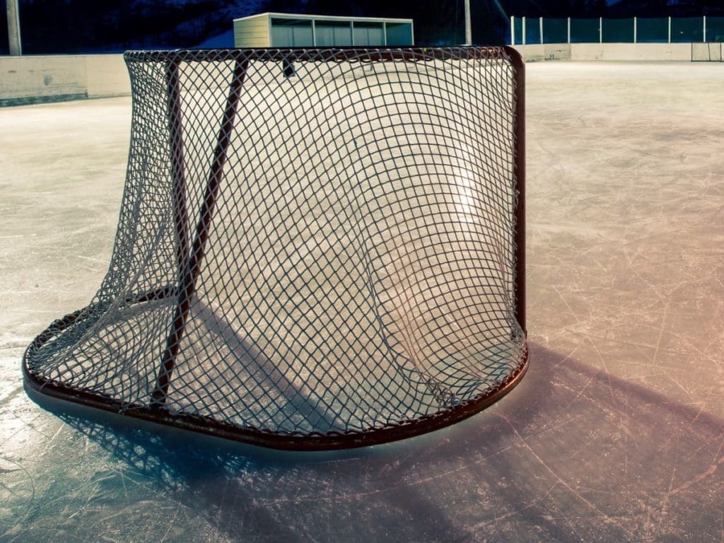 dimensions of hockey net